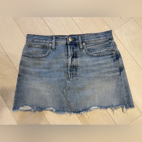 Madewell Rigid Denim Relaxed Mini Skirt in Rosehill Wash / SIZE 28 - Picture 1 of 4